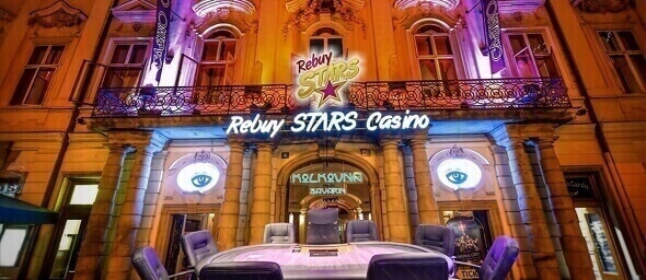 Pohled na prostředí Rebuy Stars Casino Savarin